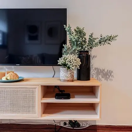 Com Terraco Apartment *